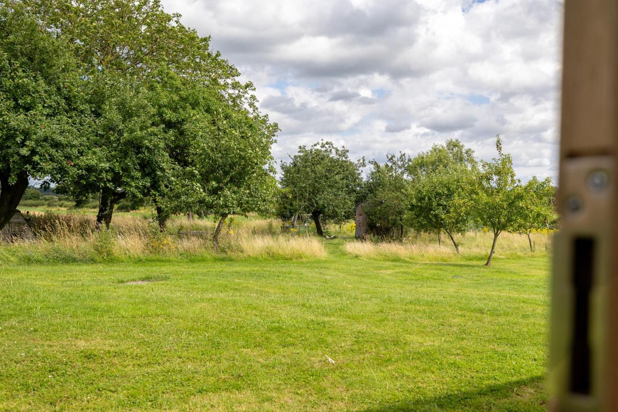 Little Park Farm Queen Anne Farmhouse & Apartments Stratfield Mortimer Exterior photo